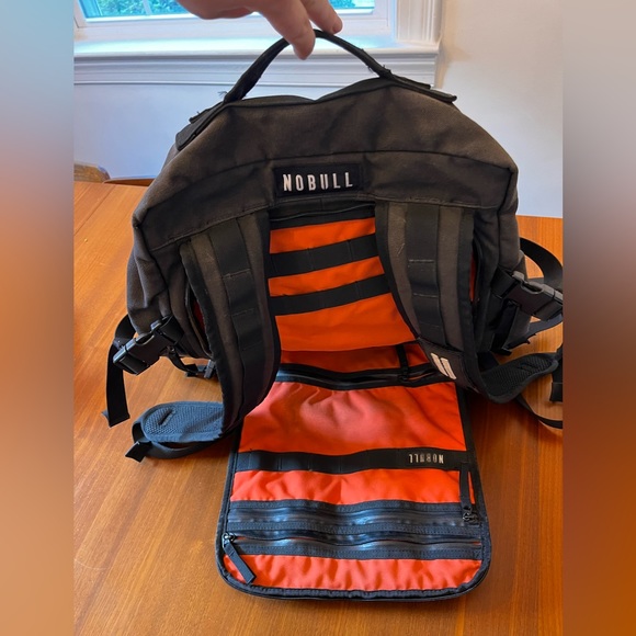 Good condition Nobull canvas backpack - Picture 3 of 4